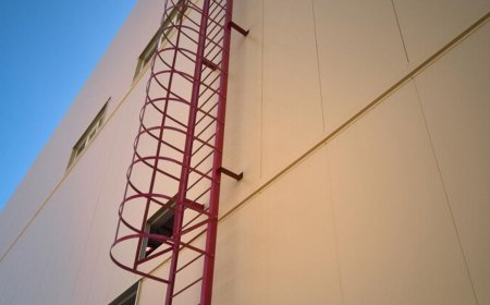 How Fiberglass Ladders Offer Safe Access in Electrical and Industrial Settings?
