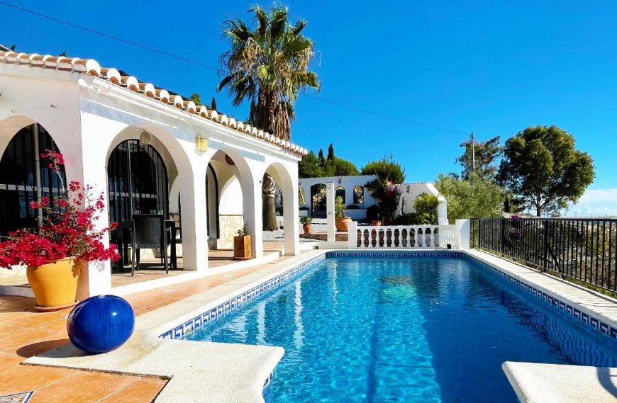 Holiday Homes in Spain with Pool – Your Guide to the Perfect Vacation Rental