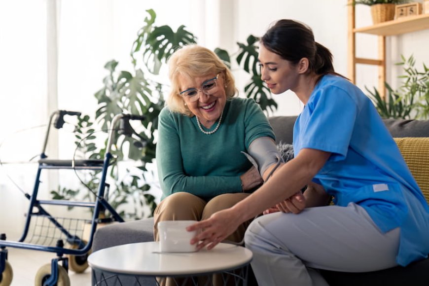 24/7 Live-in Caregivers at Home: Is It Right for You?