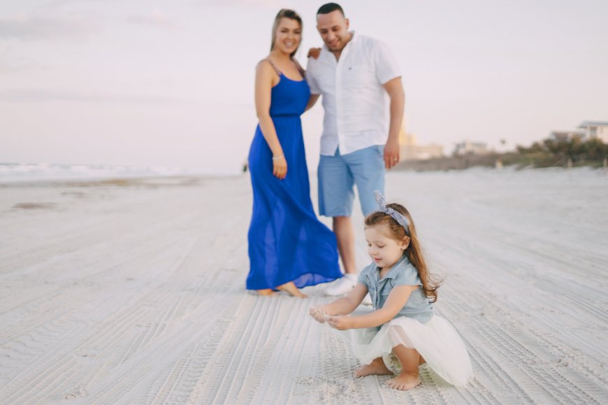 Making Memories Post-Ian: How Fort Myers Photographers Capture Resilience and Renewal.